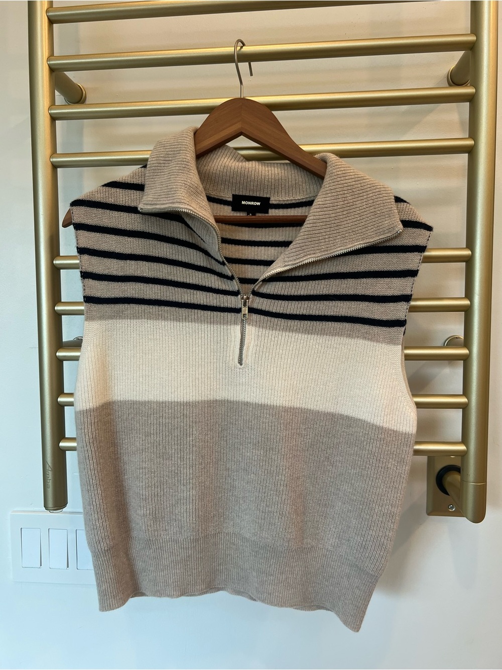 Monrow Zip-Up Sleeveless wool / cashmere Vest in Beige, Cream & Navy, size S